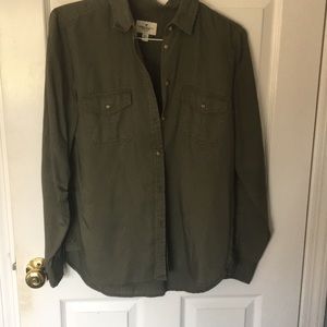 American Eagle Button Up